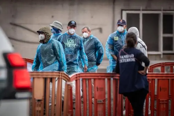 Alle Kontaktfälle, die sich in Frankreich in Isolation befänden, seien „ausnahmslos negativ getestet worden“.